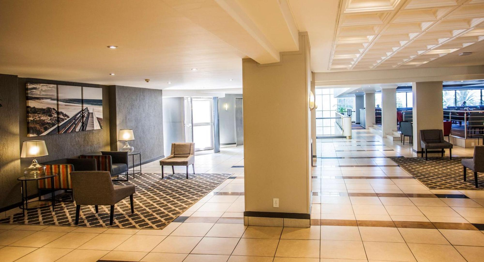 Garden Court East London Hotel Bagian luar foto