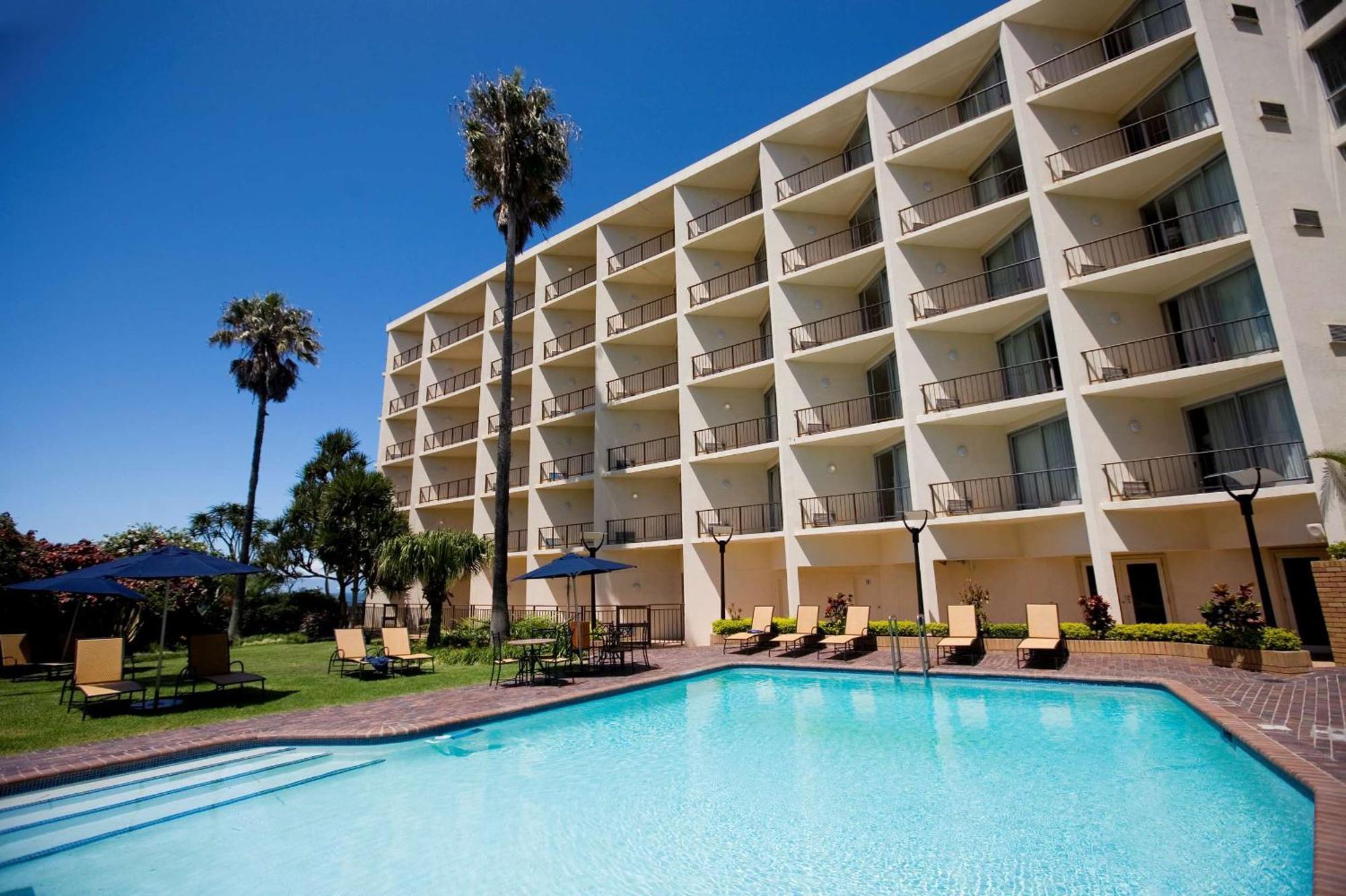 Garden Court East London Hotel Bagian luar foto