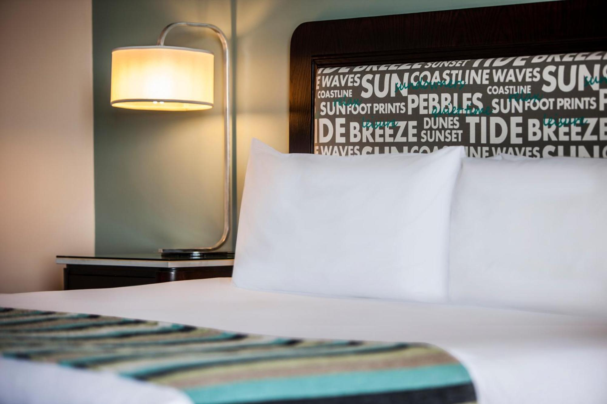 Garden Court East London Hotel Bagian luar foto