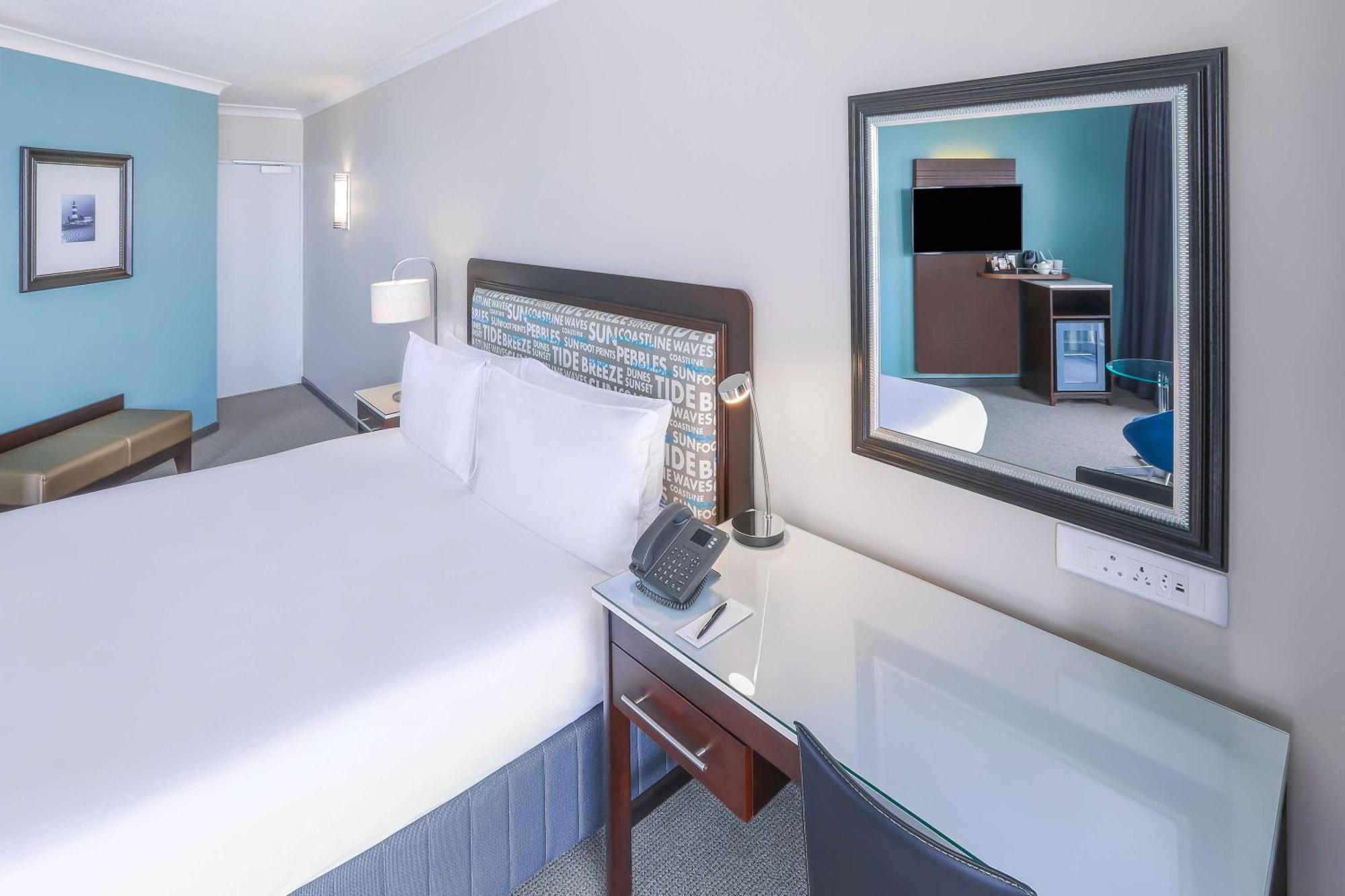 Garden Court East London Hotel Bagian luar foto