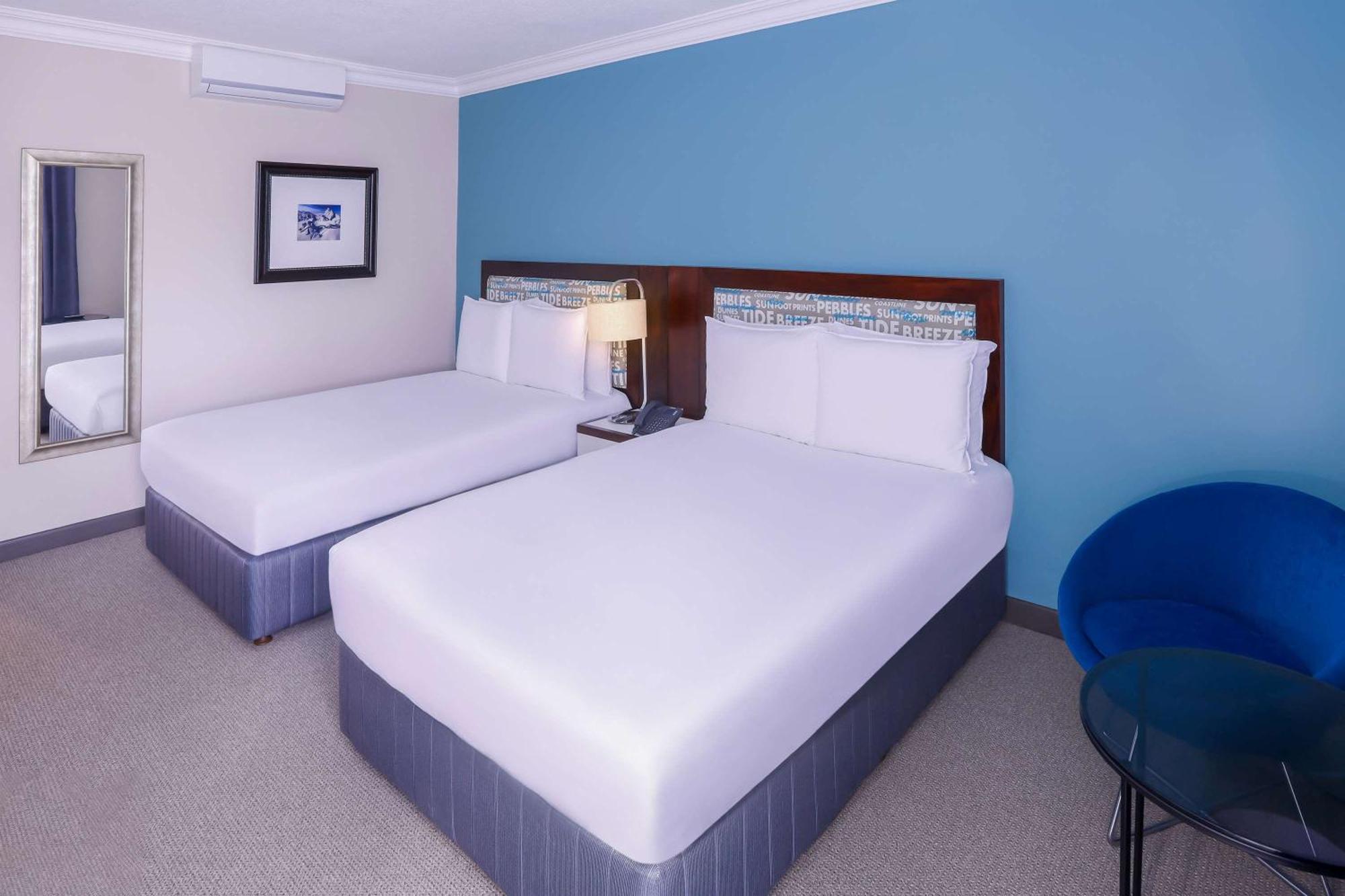 Garden Court East London Hotel Bagian luar foto
