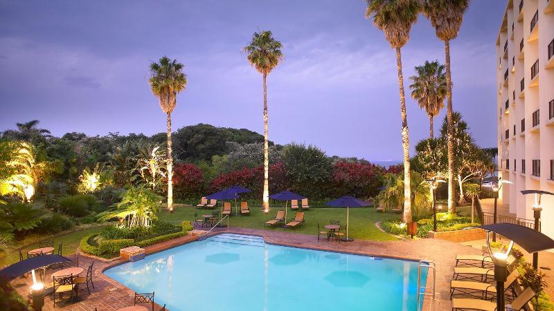 Garden Court East London Hotel Bagian luar foto